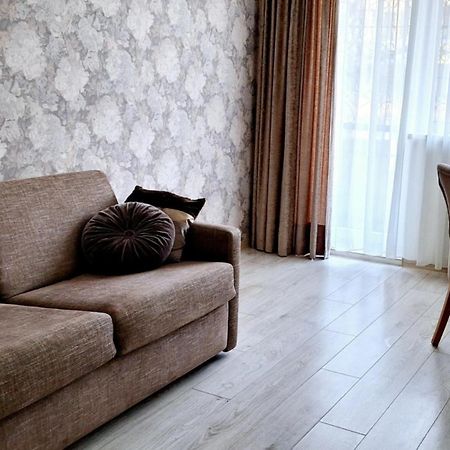 Apartment Next To Cathedral Of Saints Peter & Paul Šiauliai المظهر الخارجي الصورة