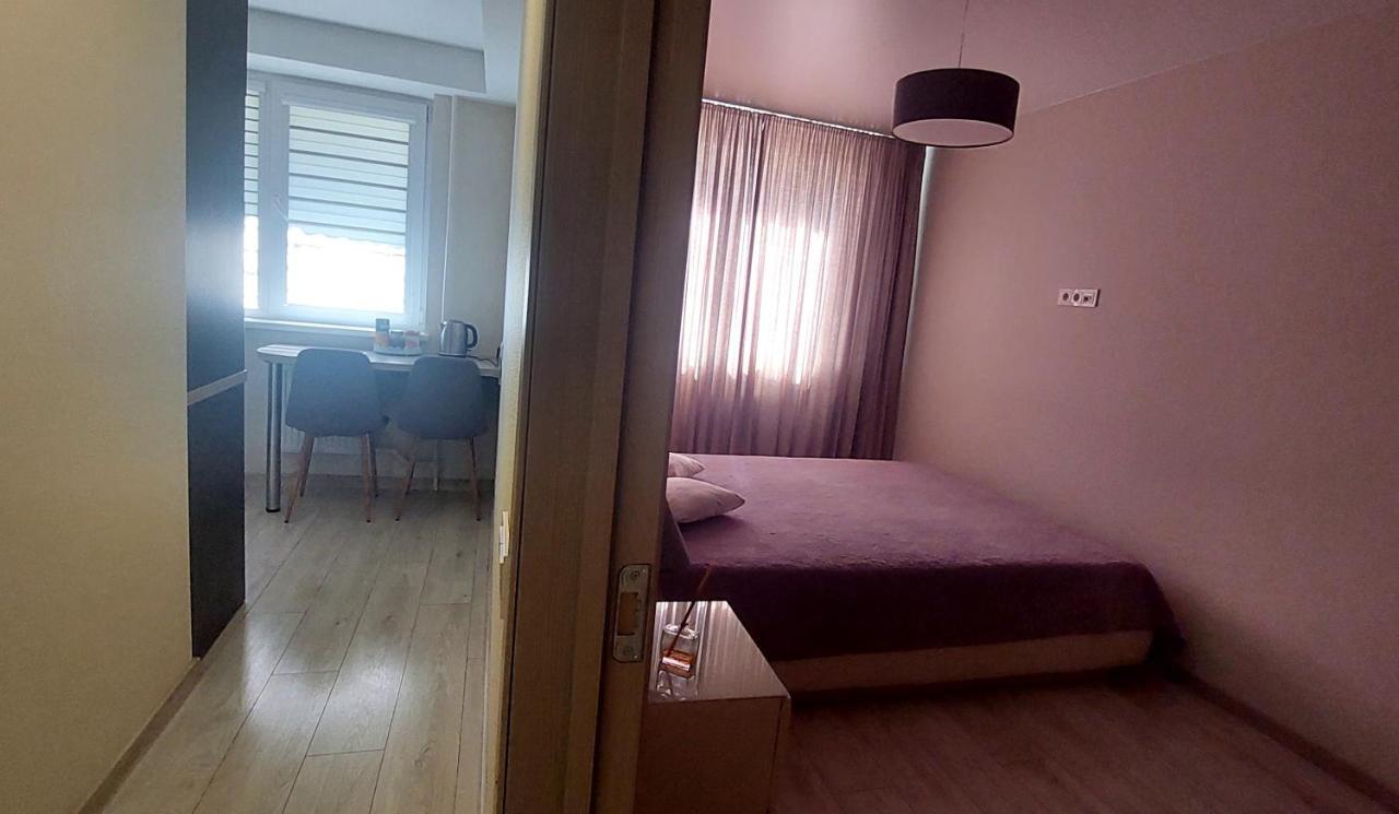 Apartment Next To Cathedral Of Saints Peter & Paul Šiauliai المظهر الخارجي الصورة